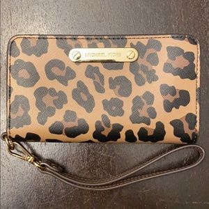 Micheal Kors wristlet